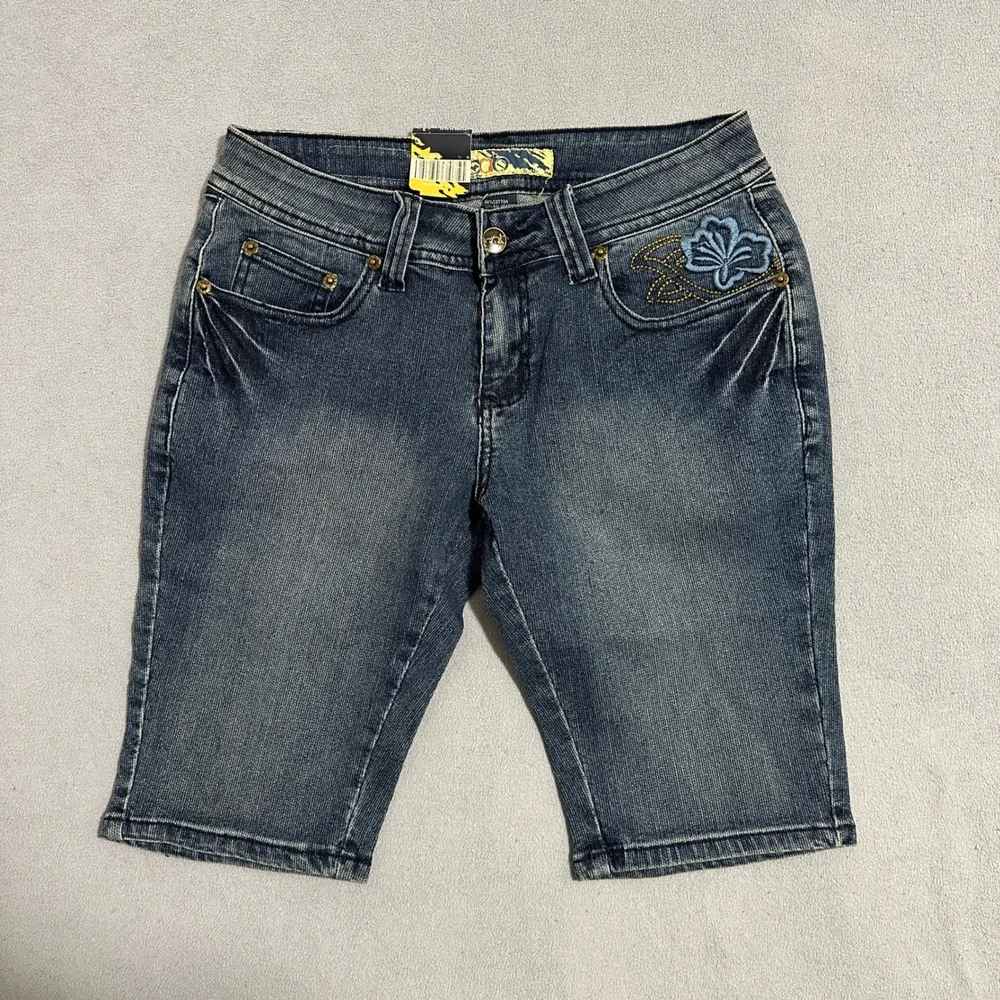 BQB DesignFusion Bermuda Denim Shorts Dark Wash Floral Embroidered Womens Size 3